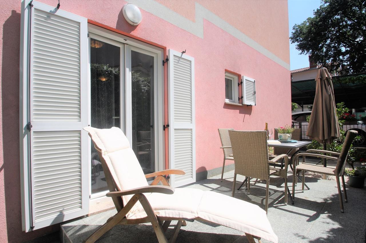 Apartment Amela Porec Exterior photo