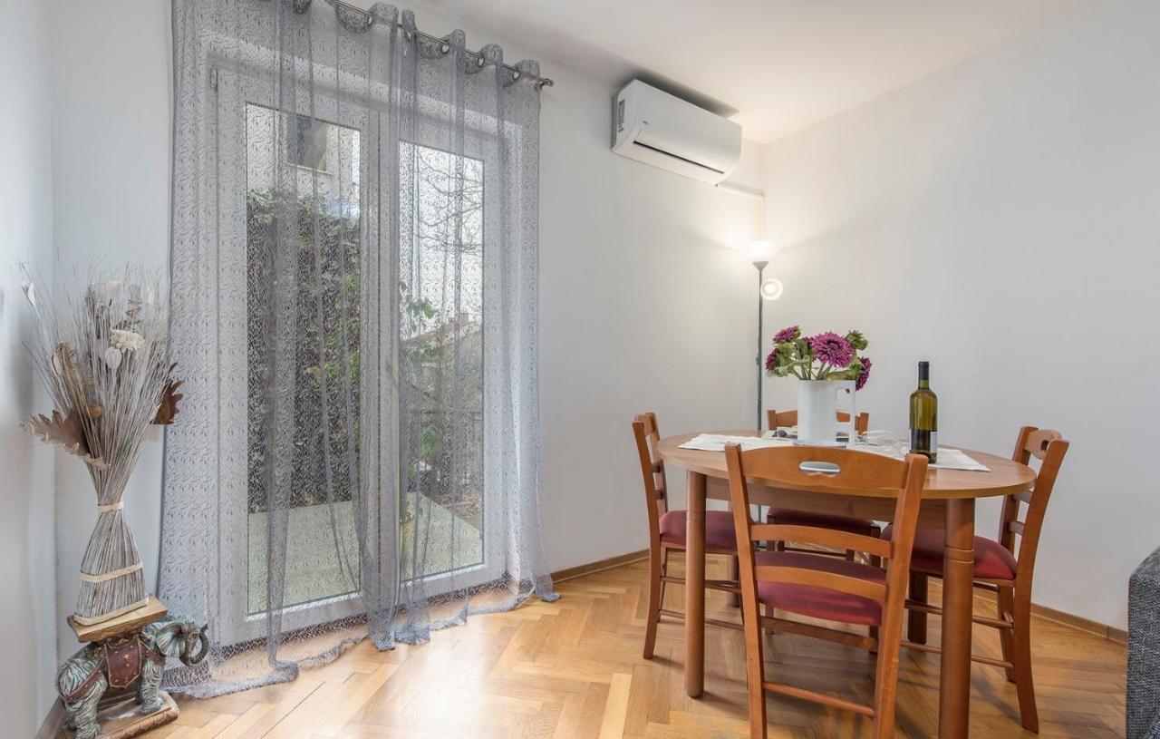 Apartment Amela Porec Exterior photo