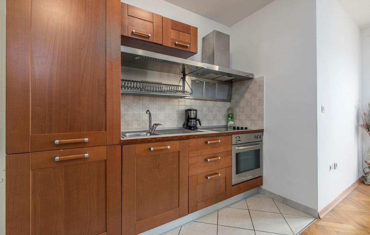 Apartment Amela Porec Exterior photo